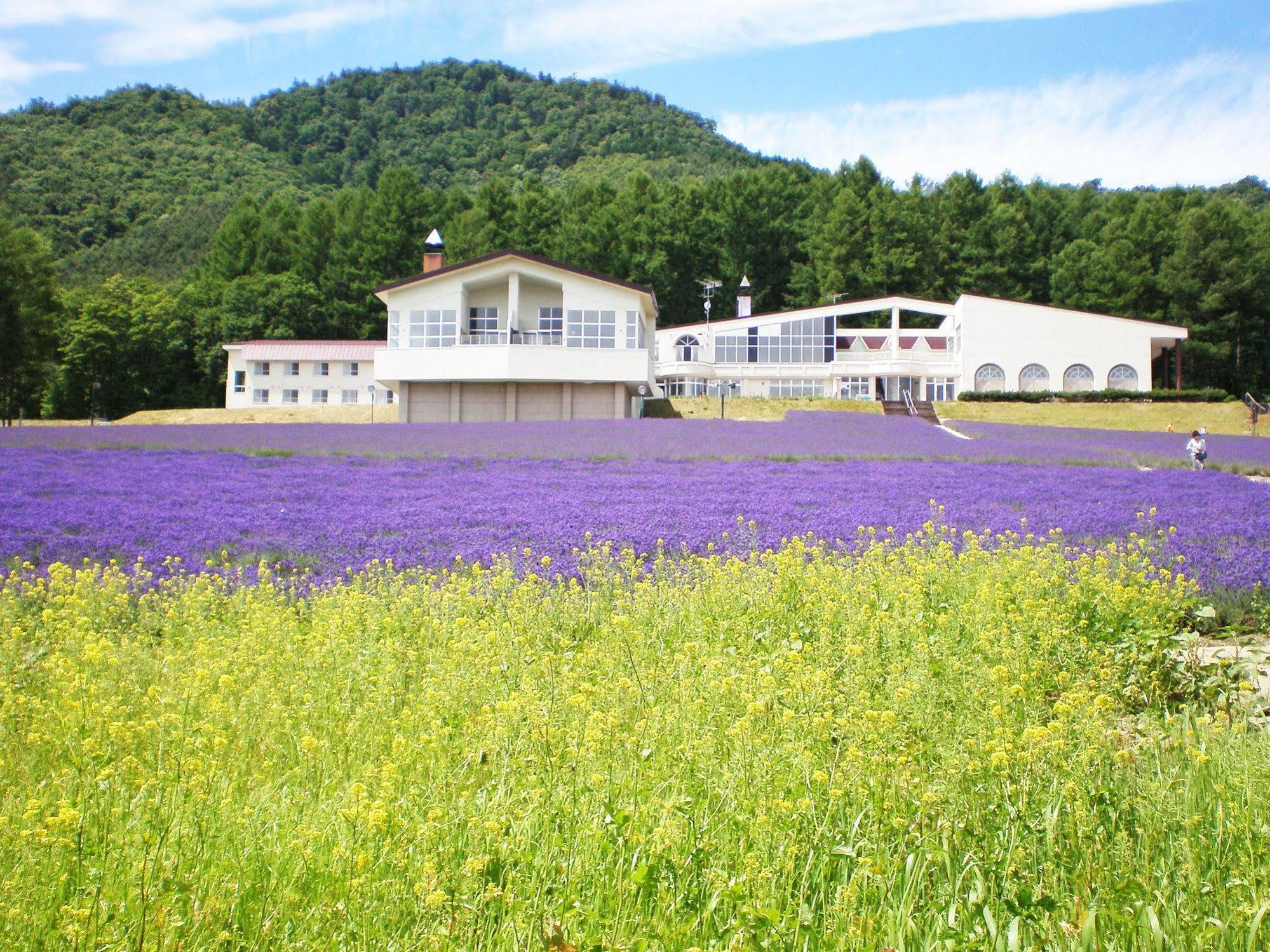 Highland Furano Hotel Exterior photo